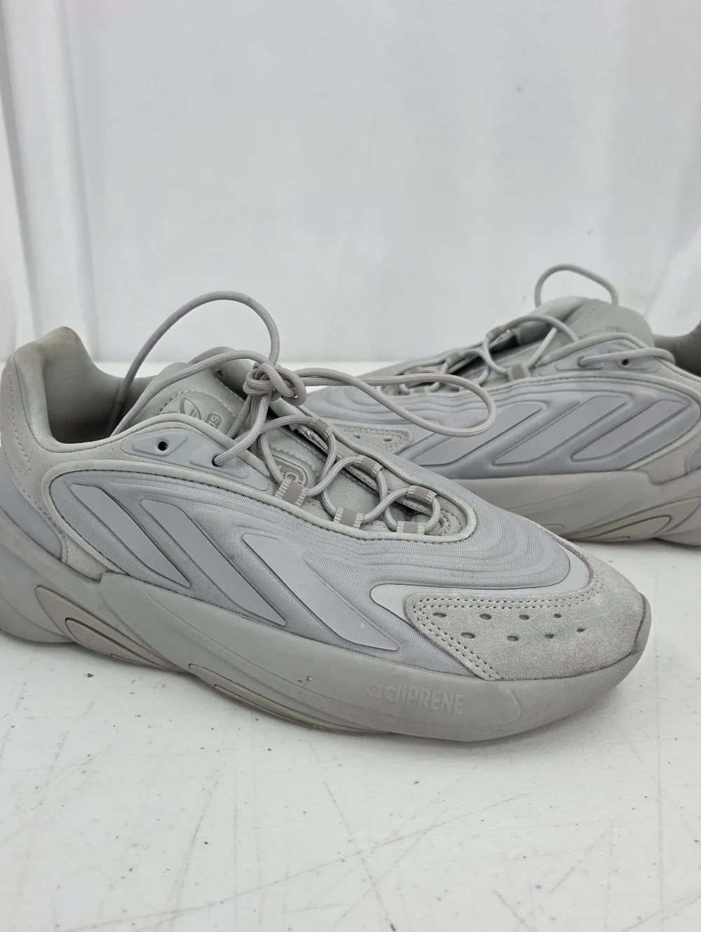 adidas Originals Ozelia‎ Men's Silver Triple Grey Shoe Sneakers HO4252 Size 7.